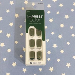 🆕 Kiss imPRESS Color Press-On Manicure - 029 Emeralds